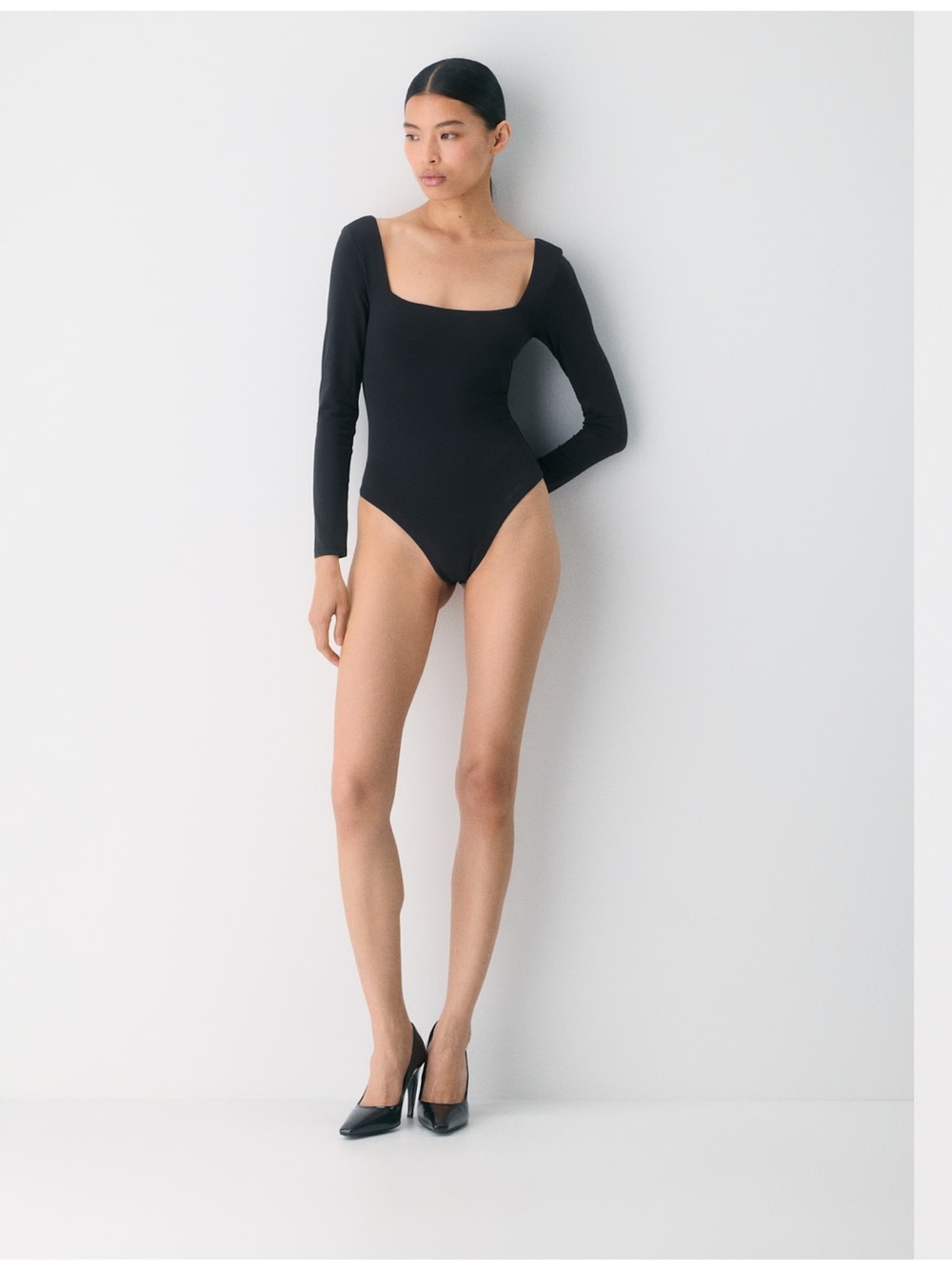 NWT Aritizia Original Contour Headway Squareneck Bodysuit